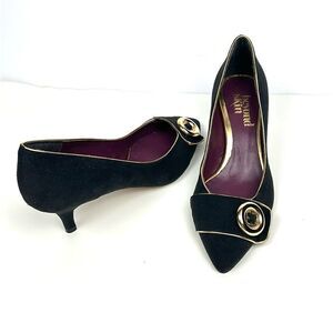 NWOB Beyond Skin Spain Pumps Vegan Black Suede Gold Tone Buttons EUR 36 US 5,5-6